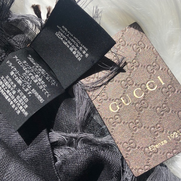 ๐๐ฏ% Auth GUCCI GG Supreme Scarf Black/Grey Wool/Silk - Picture 8 of 8
